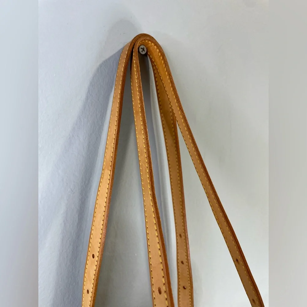 Louis Vuitton GM Monogram Bucket Bag - Picture 9 of 11